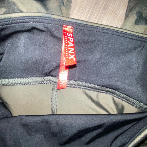 Spanx Look at Me Now High Rise Camo Leggings-Size Small - Picture 4 of 10